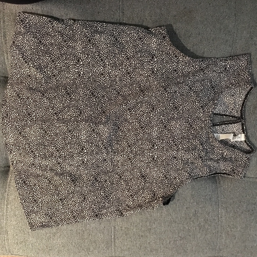 Lululemon open back top